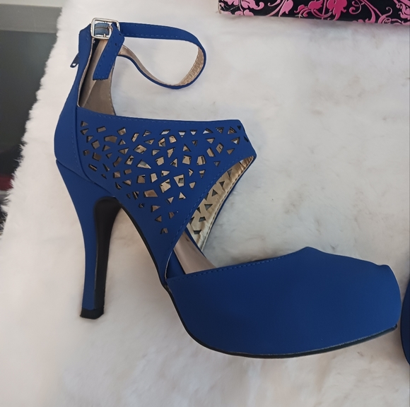 Quaid Street Heel 👠 - Picture 4 of 11